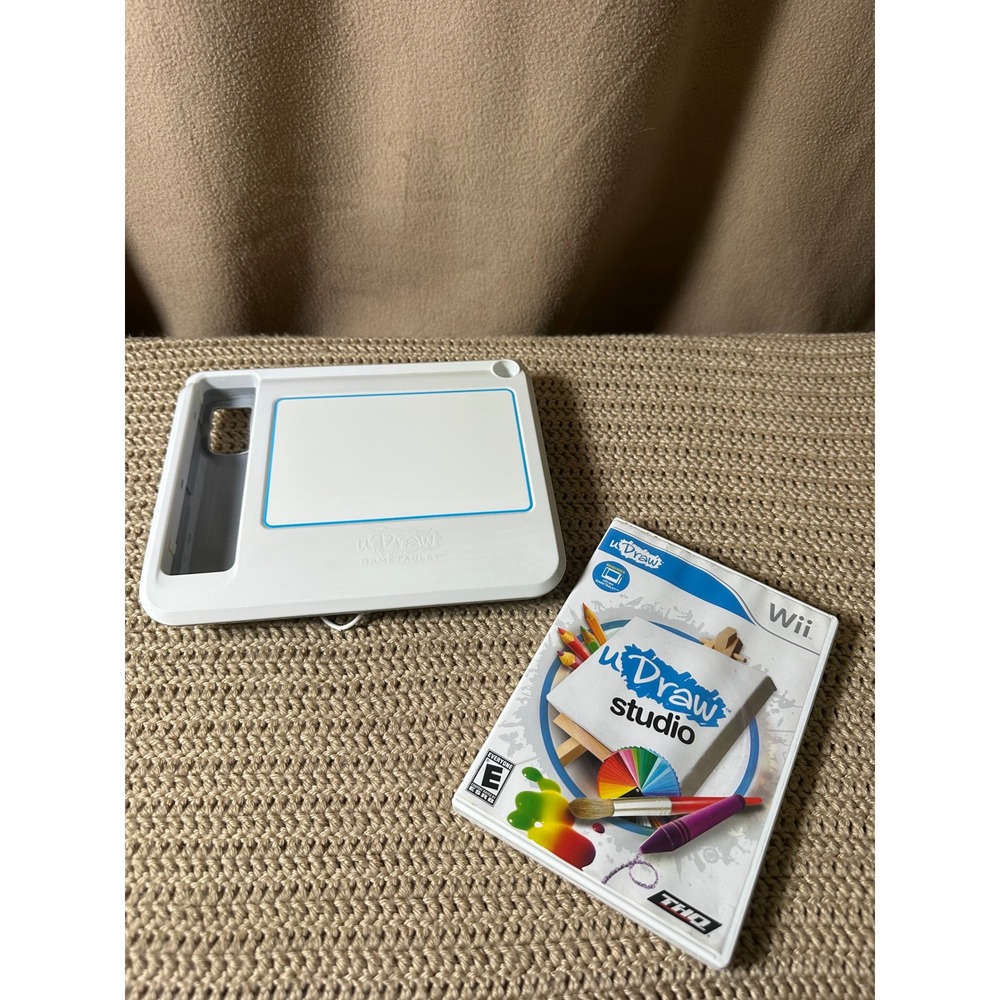 uDraw Game Tablet White for Nintendo Wii with uDraw Studio Game Bundle